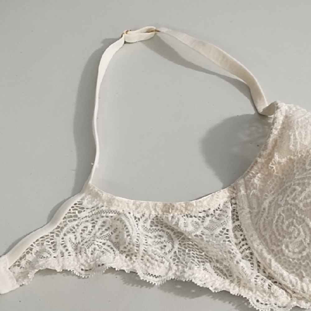 Victoria's Secret Cream Crochet Lace Bra 36B - Picture 3 of 14